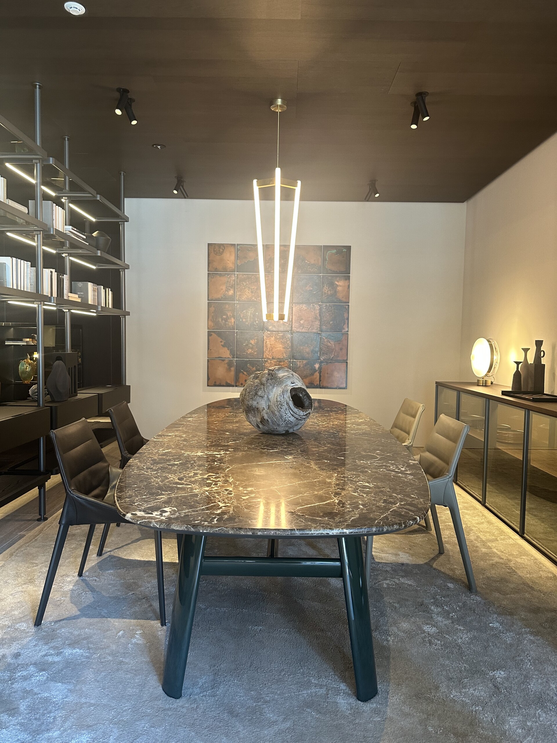 建築とインテリアが溶け合う空間。Palazzo Molteniを見学してきました